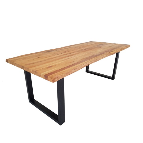 Tavolo massiccio con bordi irregolari