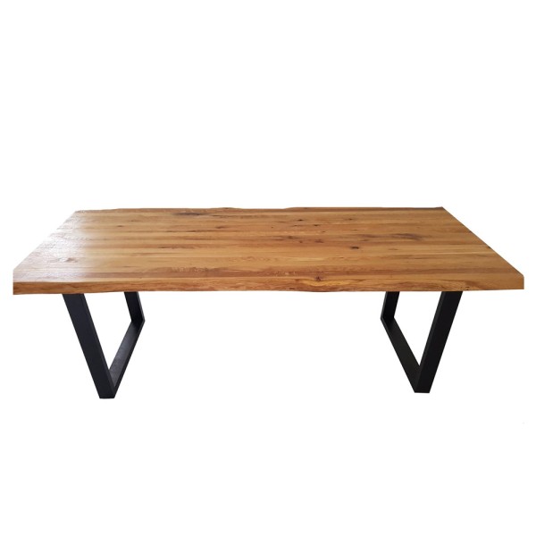 Tavolo massiccio con bordi irregolari